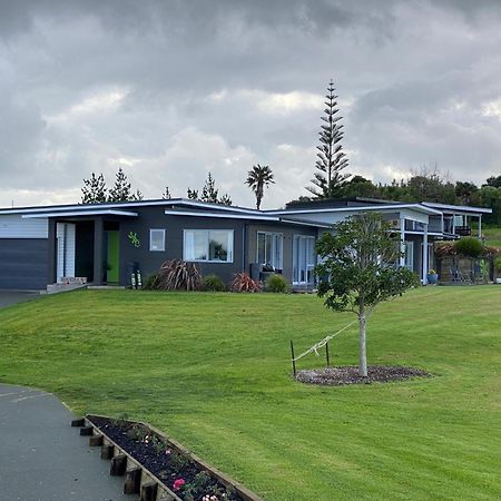 Moko Hiwi Escape - Kotare Suite Ruakaka Kültér fotó